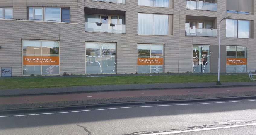 Fysiotherapie Tilburg Reeshof – Raambelettering  